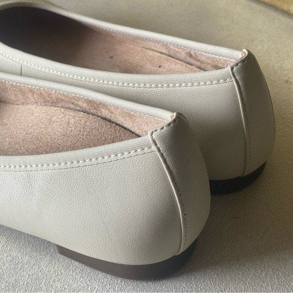 VIONIC Luxury Leather Ballerina Flats, Bone Color Women’s Size 7 NWOT Low heels - Picture 4 of 13